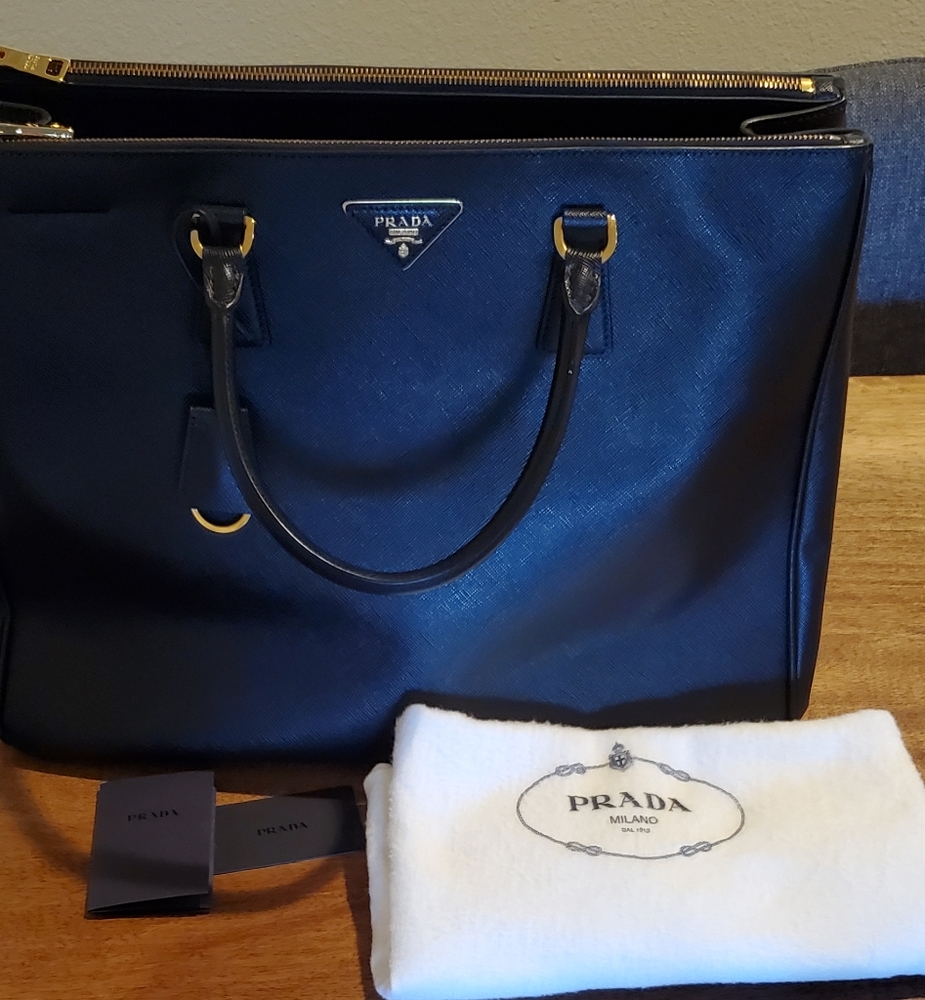 Authentic Prada Saffiano Large Bag - Picture 3 of 10